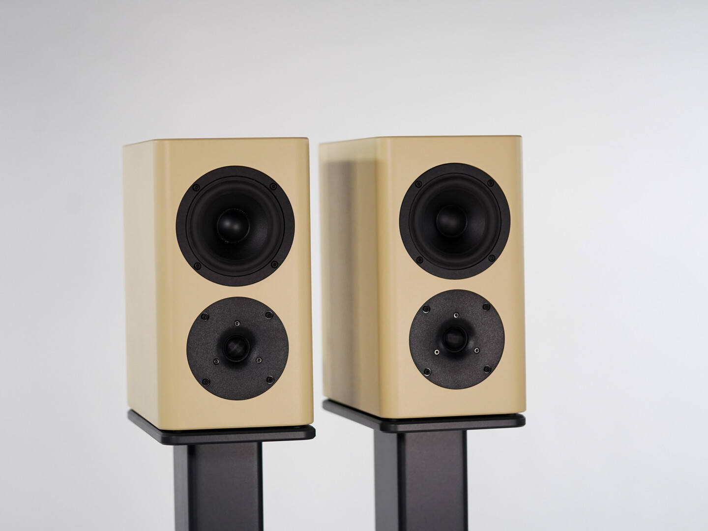 Lyssna Modular Monitor — Signed Edition